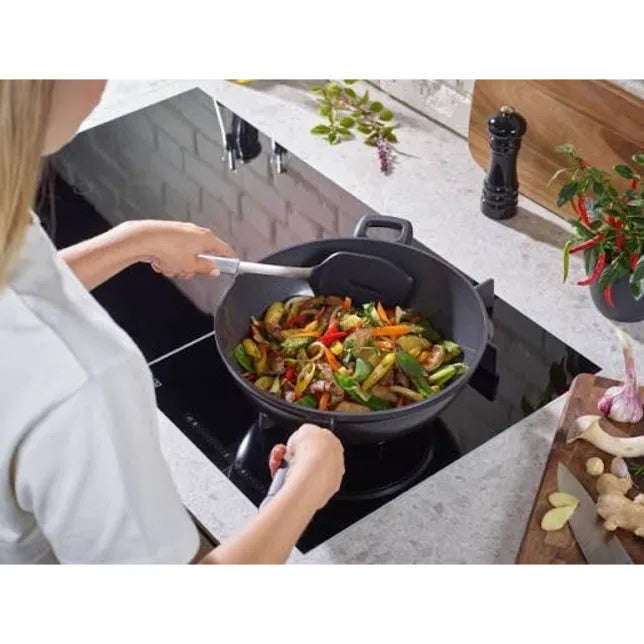 Fissler Adamant 100-800-32-100/0 Wok in Black, in use