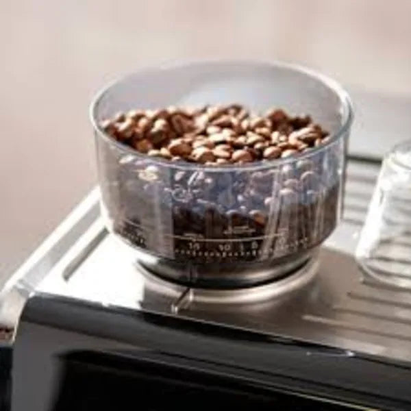 Izzy IZ-6007 Espresso Machine, close-up detail