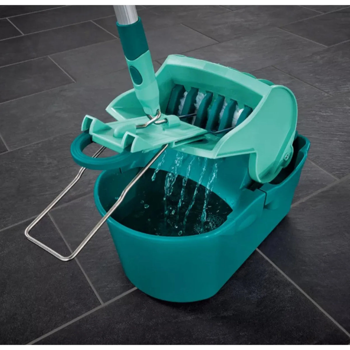 Leifheit Profi Compact 55092 Mop and Bucket Set, in use