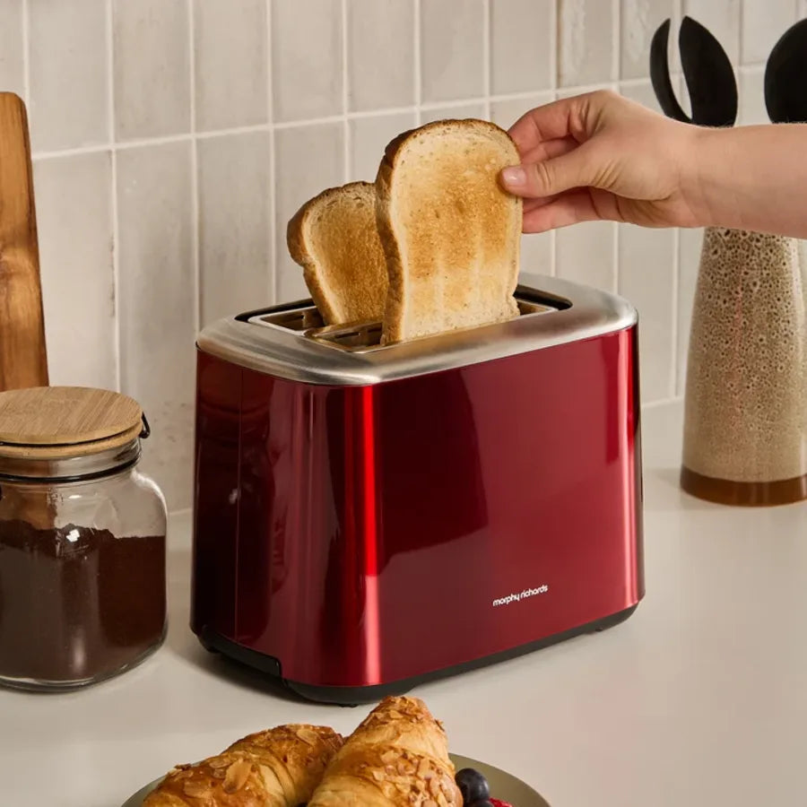 Morphy Richards Equip 222067 Toaster in Red, in use