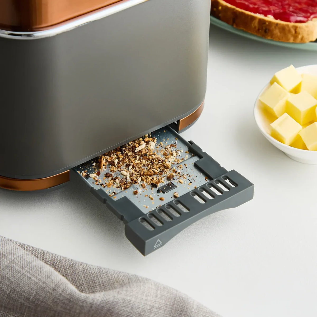Morphy Richards Signature 245742 Toaster in Matt Copper, close-up detail