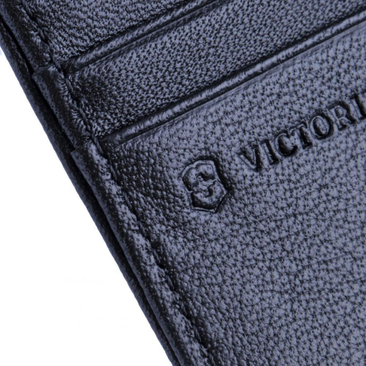 Victorinox Altius 3.0 Grenoble 30164101 Wallet in Black, close-up of the leather and logo