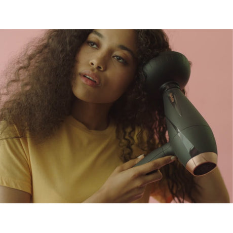 BaByliss Smooth Pro 2100 6709DE Hair Dryer, drying hair with the diffuser