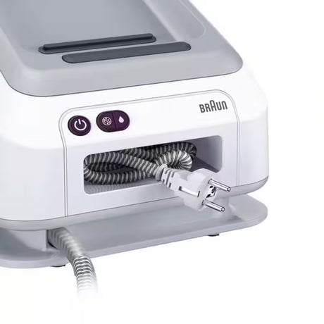 Braun CareStyle 7 IS7266VI Steam Generator Iron in Violet, close-up of the base