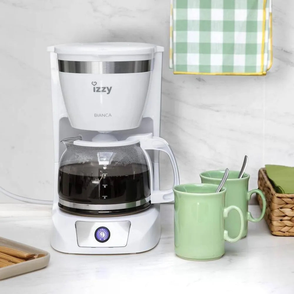 Izzy Bianca 222977 Filter Coffee Maker in White, in a room setting