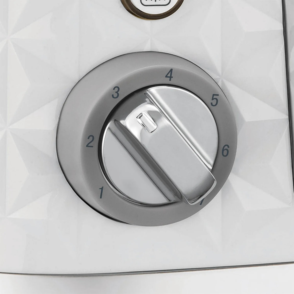 Morphy Richards Vector 228314 Toaster in White, close-up of the browning dial