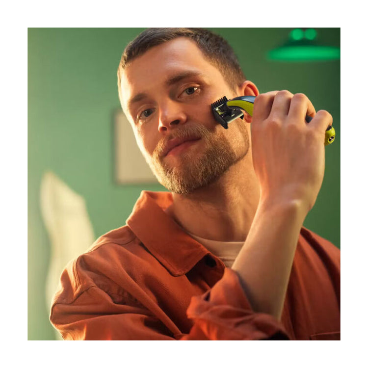 Philips OneBlade QP2724/20 Hybrid Trimmer and Shaver, in use