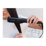 Remington Ceramic Crimp 220 S3580 Hair Crimper, in use