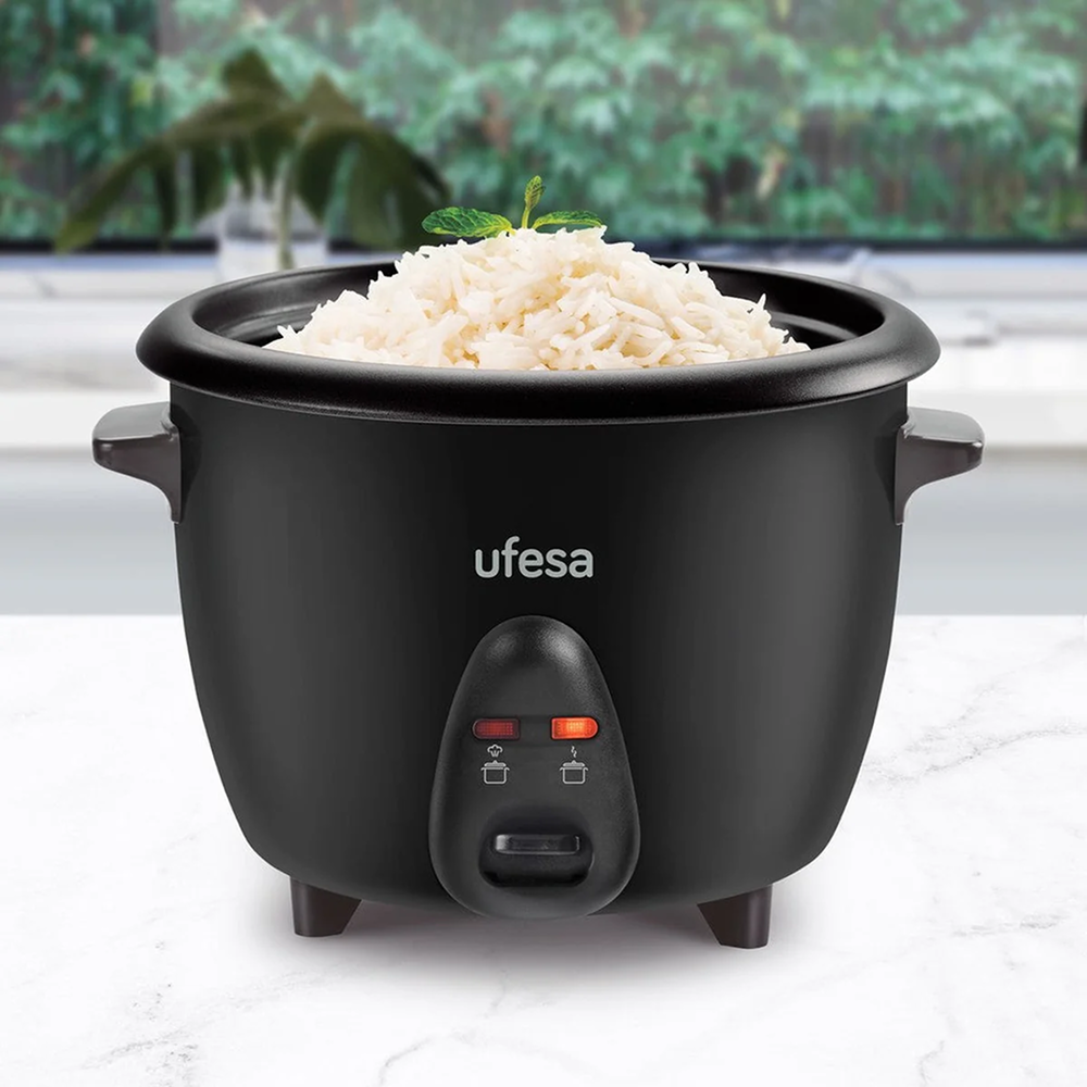 Ufesa Jasmin AR4010 Rice Cooker, with cooked rice